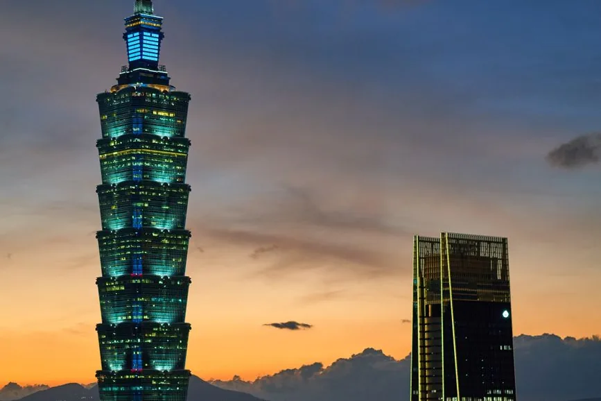 Taipei 101 lit at dusk